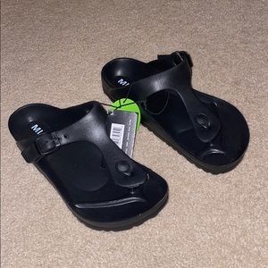 mia sandals